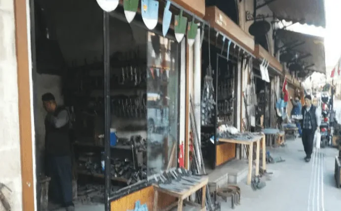 Kahramanmaraş’ın binlerce yıllık tarihini çekiç sesleriyle haykıran Tarihi Demirciler Çarşısı,