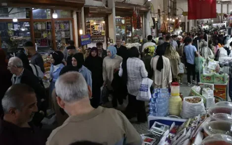 Ramazan Bayramı’na sayılı günler kala Kahramanmaraş’ta çarşı ve alışveriş noktalarında