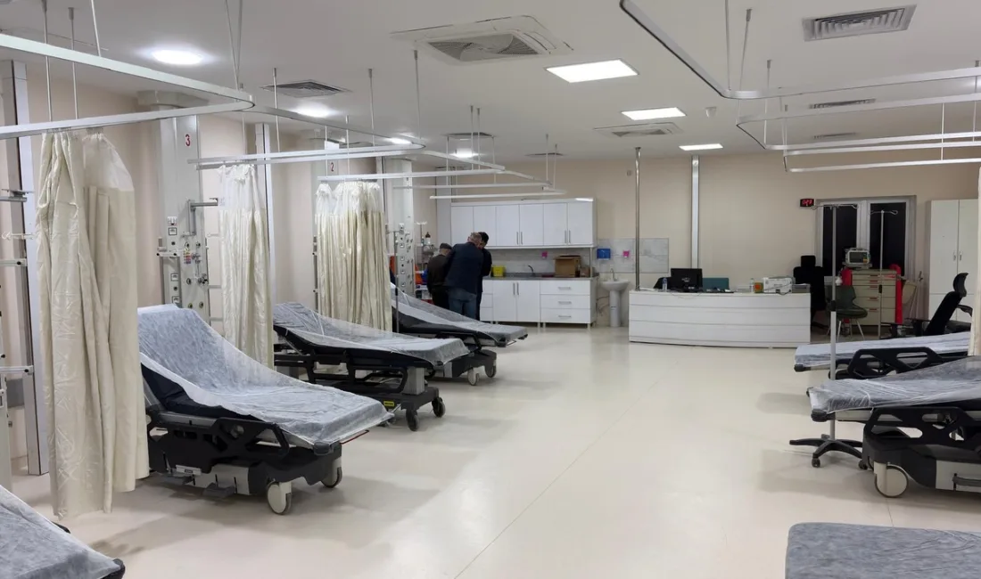 Elbistan Devlet Hastanesi’nde acil servis kapsamında bulunan yeşil alan bölümünde