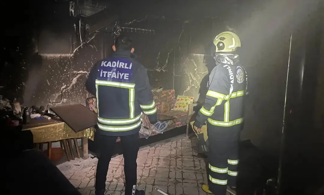 Kadirli’de bir evde çıkan yangın itfaiyenin müdahalesi ile söndürüldü. Şehit