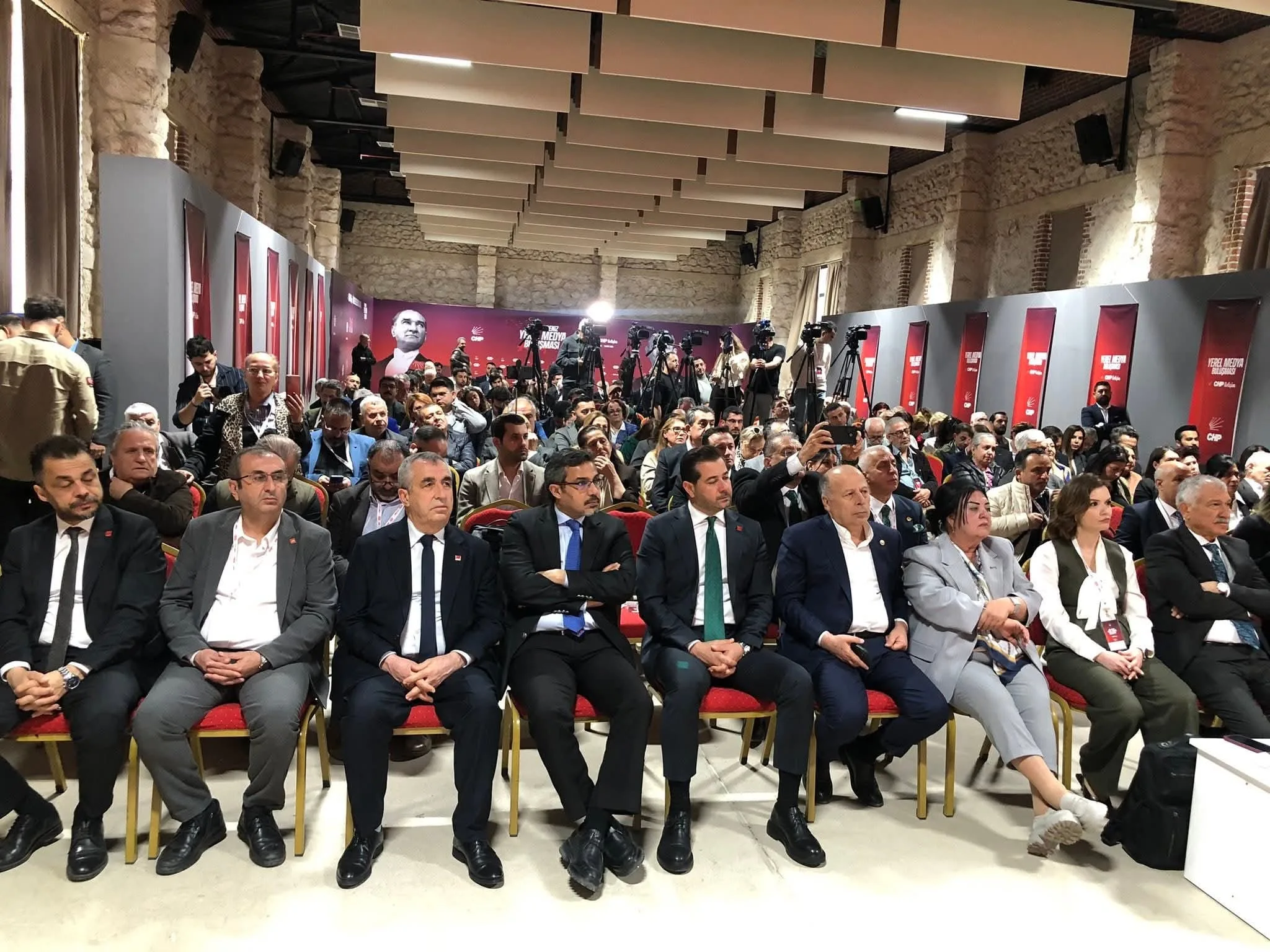 Gazeteciligin Gelecegi Masaya Yatirildi 5