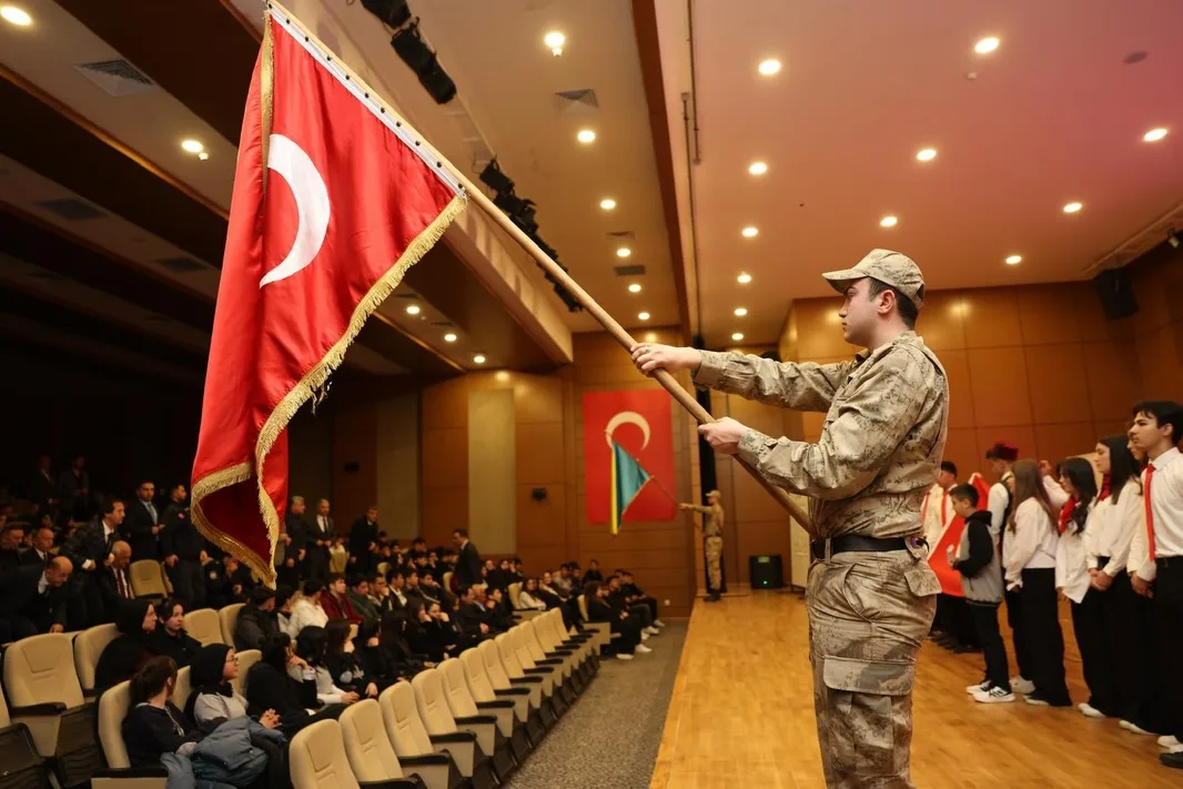 Goksunda Istiklal Marsinin Kabulu ve Mehmet Akif Ersoy Anildi 3