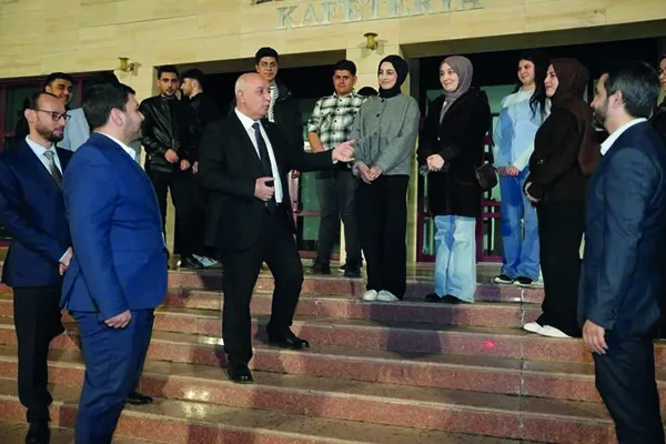 Ismail Bakan TUGVAnin iftar programinda genclerle bulustu 1