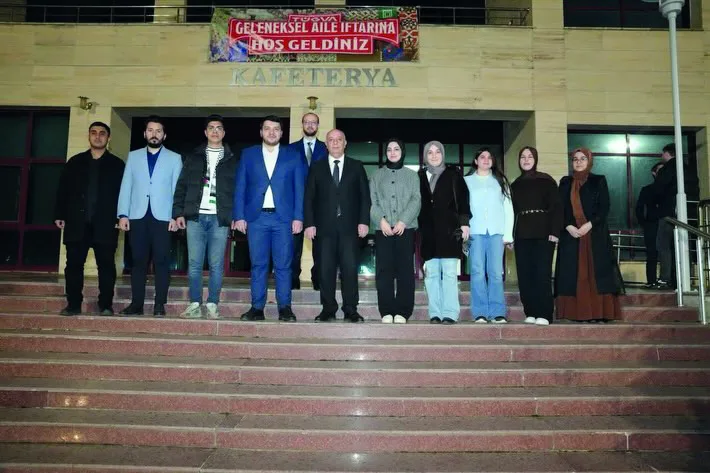 Kahramanmaraş İstiklal Üniversitesi Rektörü İsmail Bakan, Türkiye Gençlik Vakfı tarafından