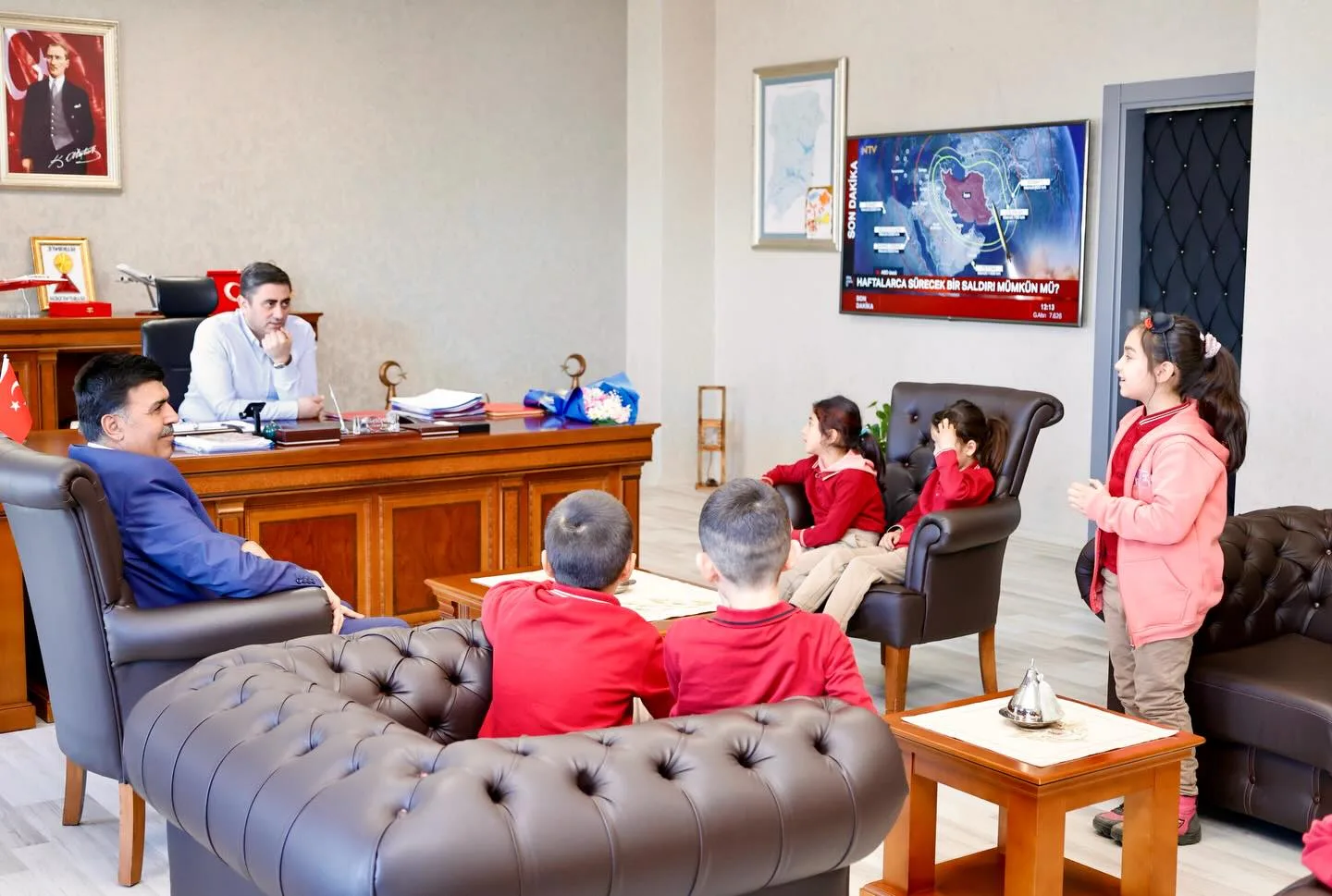 Minik Ogrencilerden Salih Cigdeme Anlamli Ziyaret 4