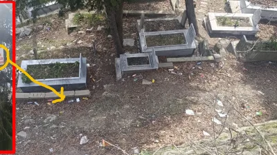 Andırın Merkez Mezarlığı’nda İçler Acısı Manzara: Çınar Ağacındaki Yazı Dikkat