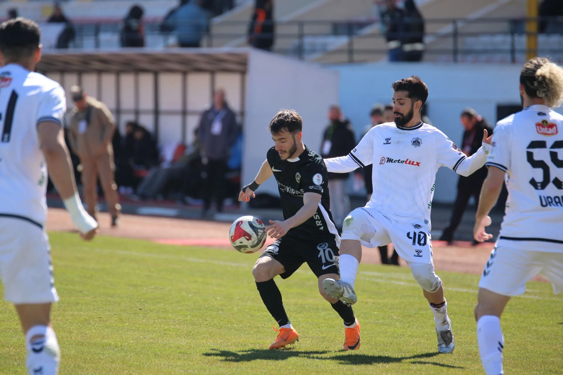 İstiklalspor Aksaray Deplasmanında Yara Aldı: Zirve Yolunda Beklenmedik Kayıp!