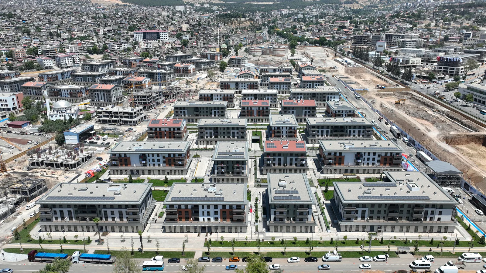 Dulkadiroğlu’nda Açılan Yeni İşletmeler Çarşıya Nefes Aldırdı Dulkadiroğlu’nda Açılan Yeni İşletmeler Çarşıya Nefes Aldırdı