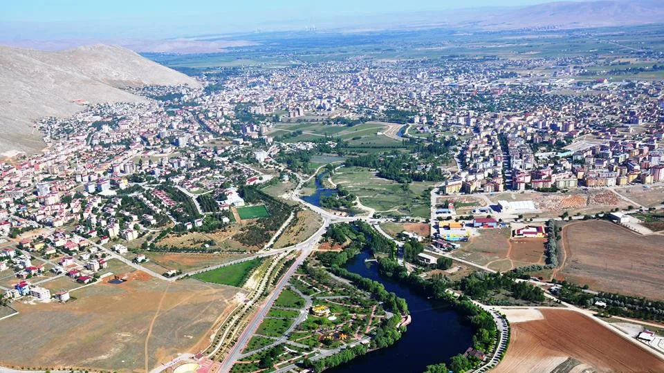 Kahramanmaraş’ın önemli ilçelerinden Elbistan ilçesi, son yıllarda sanayi yatırımlarıyla dikkat
