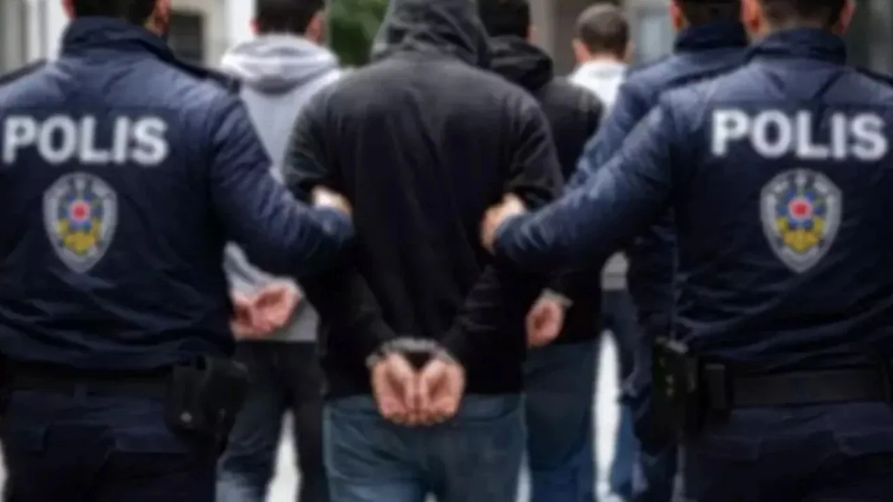 Kahramanmaraş’ta meydana gelen oto hırsızlığı olayı, polis ekiplerinin hızlı müdahalesiyle