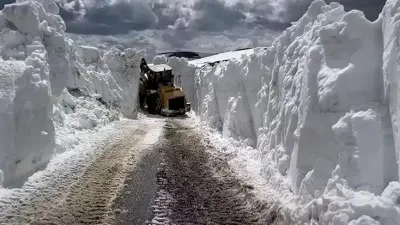 Nisan ayında etkili olan kar yağışı, büyük şaşkınlık yarattı. Kar