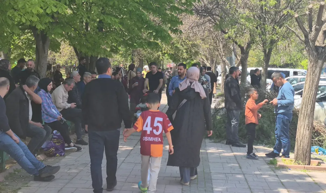Kahramanmaraş’ta bugün sabah saatlerinden itibaren heyecanlı bir bekleyiş hakim.