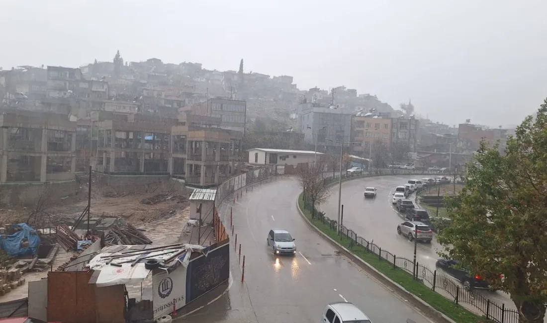 Kahramanmaraş’ta hava durumu hafta sonu öncesi sert değişiyor. Sabah saatlerinde