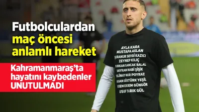 Antalyaspor maçı öncesi sahaya çıkan Konyasporlu futbolcular, Onikişubat’taki saldırıda yitirdiğimiz