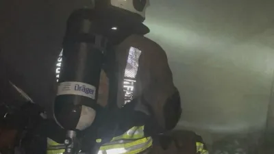 Kahramanmaraş’ın Dulkadiroğlu ilçesinde bir ikamette çıkan yangın facianın eşiğinden dönülmesine