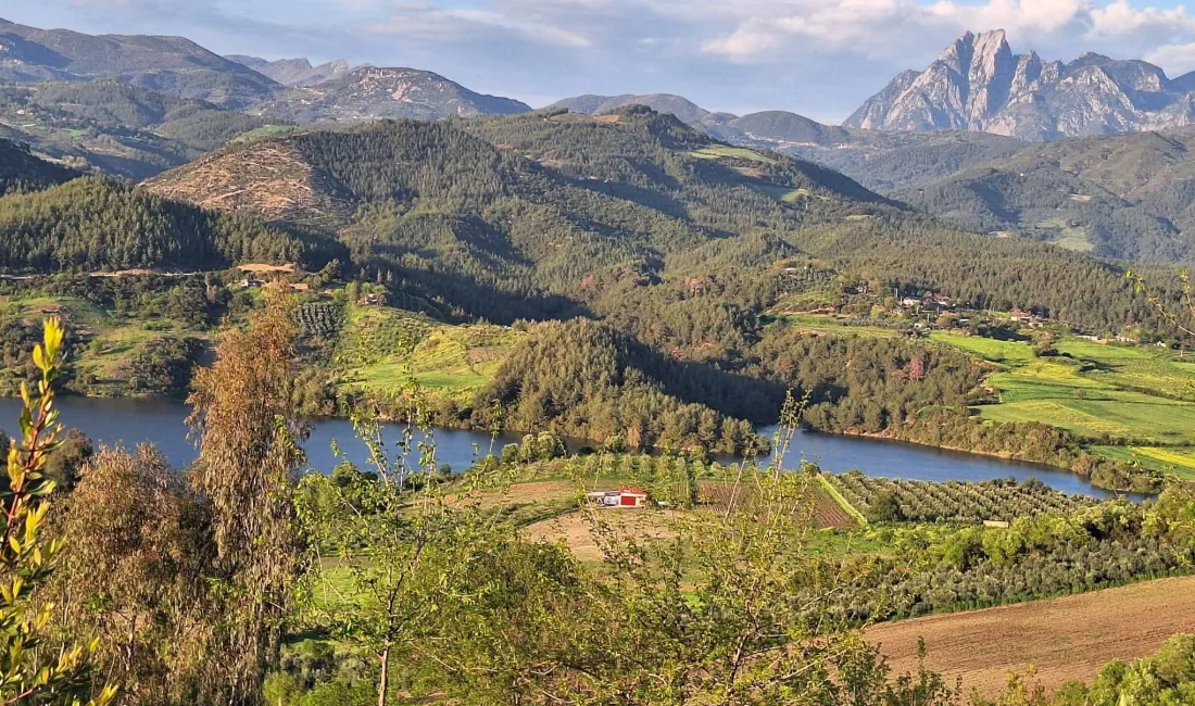 Kahramanmaraş’ın doğa harikası ilçesi Andırın, ilkbaharın gelişiyle birlikte adeta bir