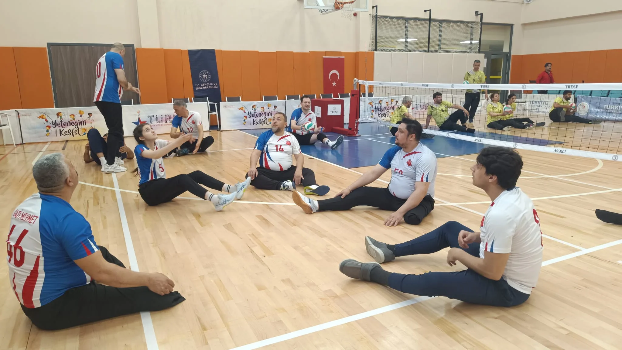 KAHRAMANMARAŞ SET VERMEDEN ÇEYREK FİNALDE: 3-0! 1 7ad9ba1b 35bd 40ac 8543 211ee876f03c