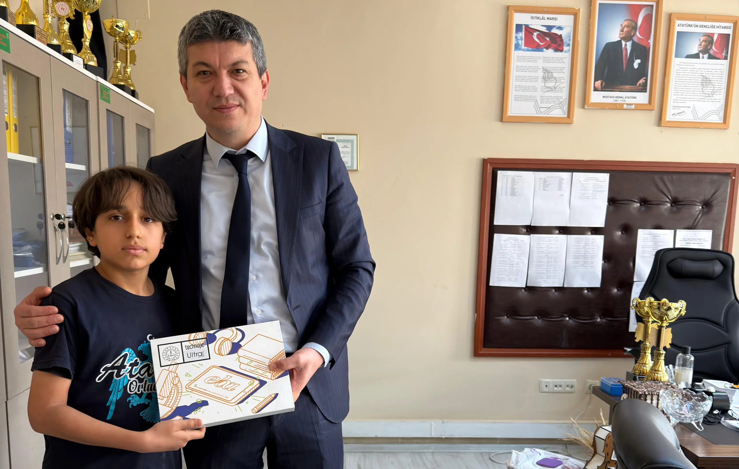 İstiklal Marşı’na Saygı Ödül Getirdi: Andırınlı Muhammed’den Örnek Davranış