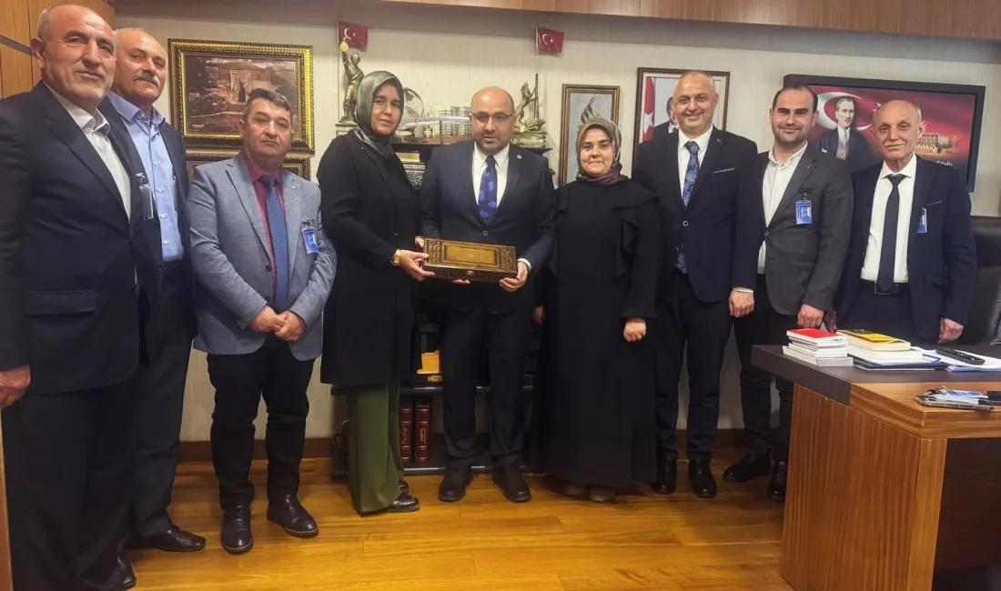 Andırın Belediye Başkanı Ahmet Sinan Gökşen, beraberindeki meclis üyeleriyle birlikte