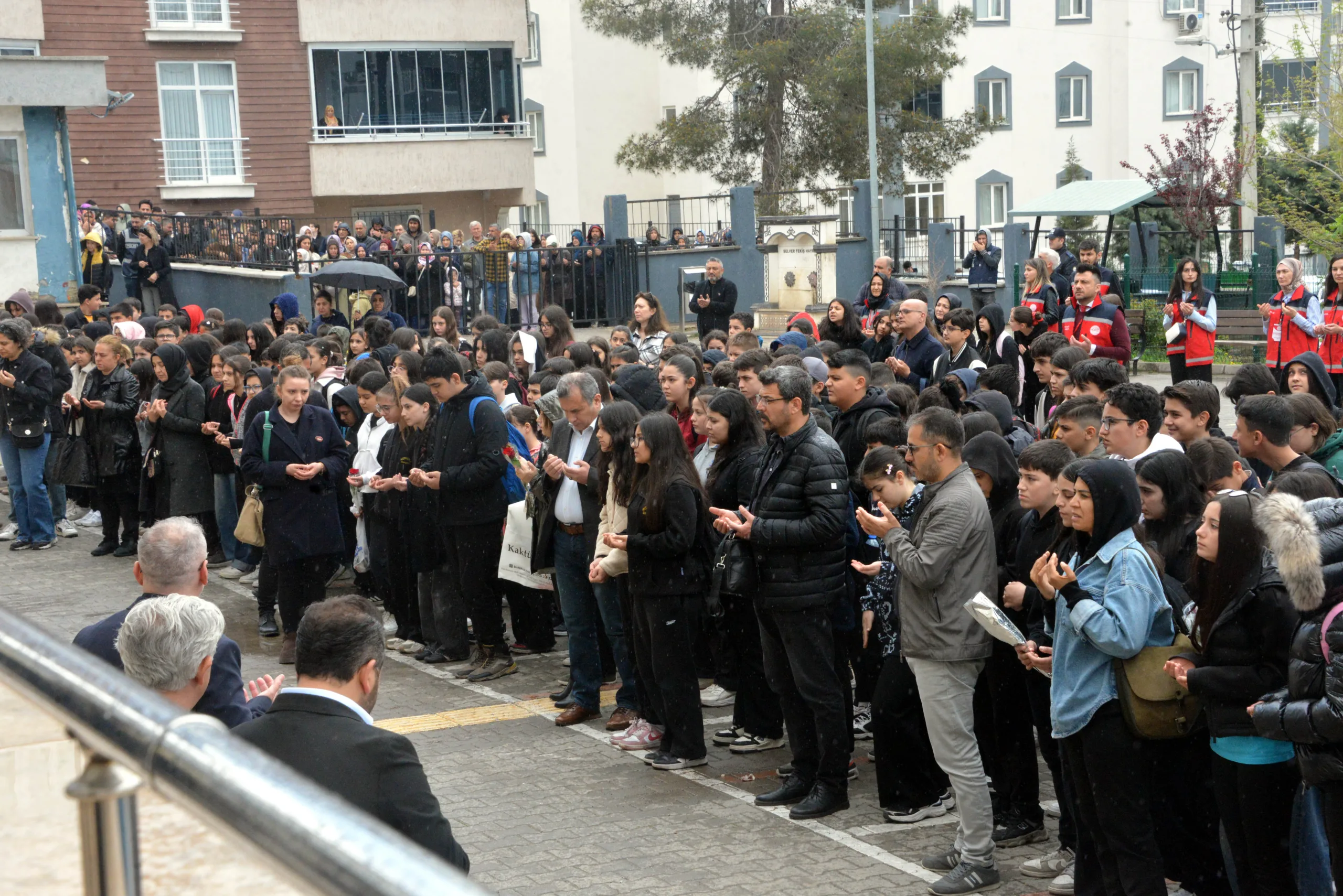 AYSER CALIK ORTAOKULU YENI BINASINDA EG 1269649 377850 1 scaled