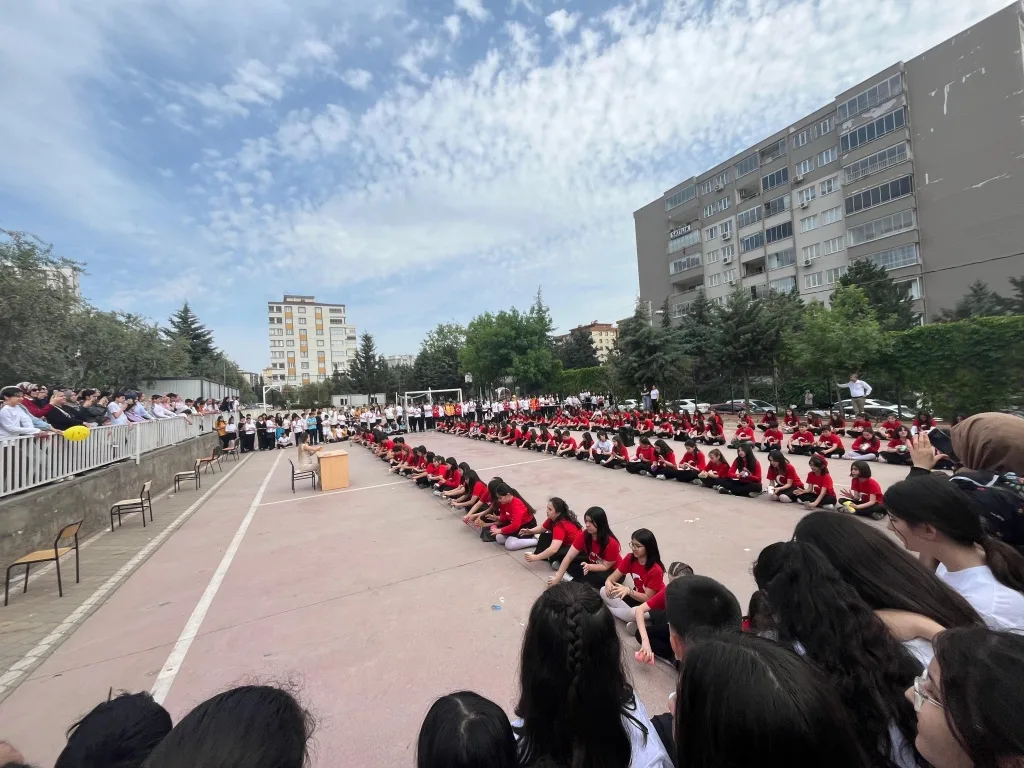 AYSER CALIK ORTAOKULUNDA SESSIZ 23 NISA 1273878 379161