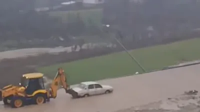 Kahramanmaraş’ın Andırın ilçesinde öğleden sonra etkisini artıran şiddetli yağış ve