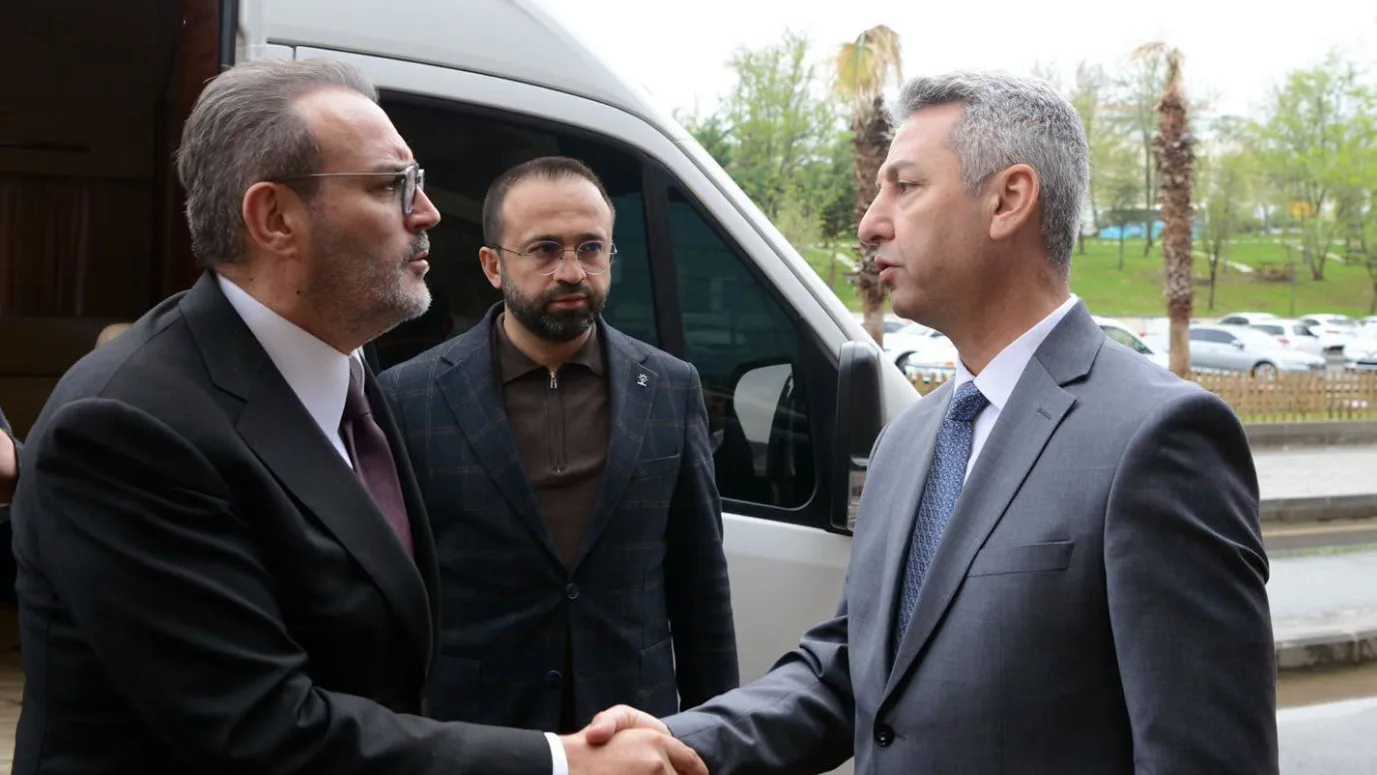 Mahir Unal yarali ogrencileri ziyaret etti 1