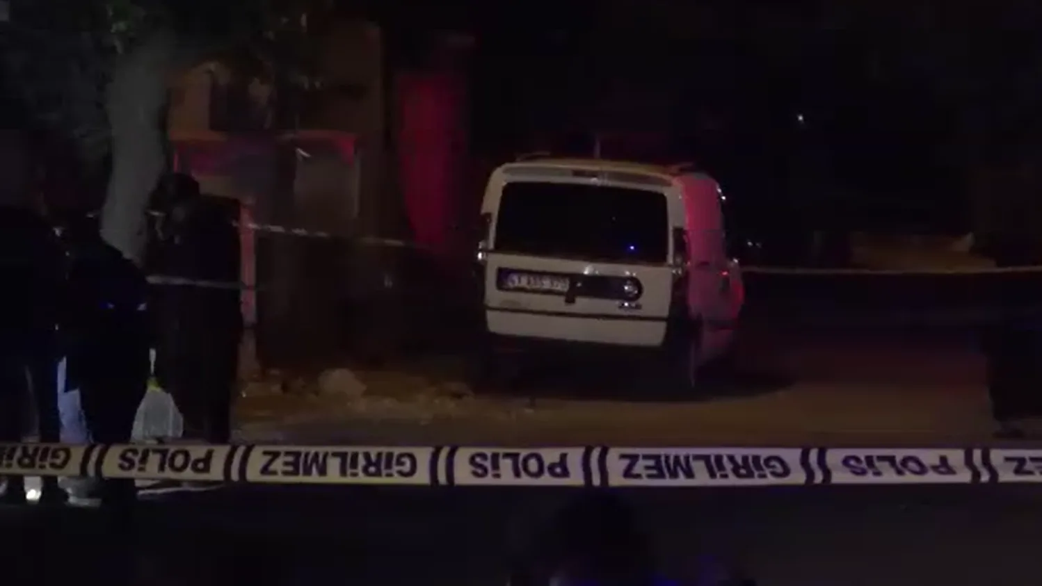 Kahramanmaraş’ta Dulkadiroğlu ilçesinde iki aile arasında kavga çıktı. Kavgada silahlar