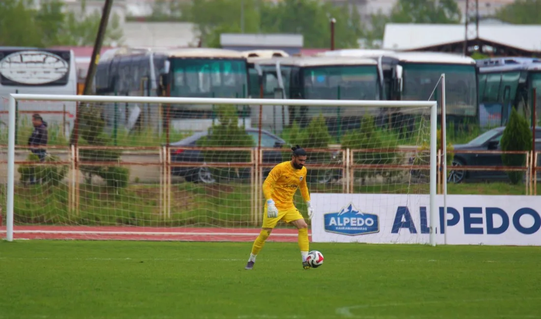 Kahramanmaraş İstiklalspor’da Ankara Demirspor maçında sakatlanarak oyundan çıkan kaleci Metin