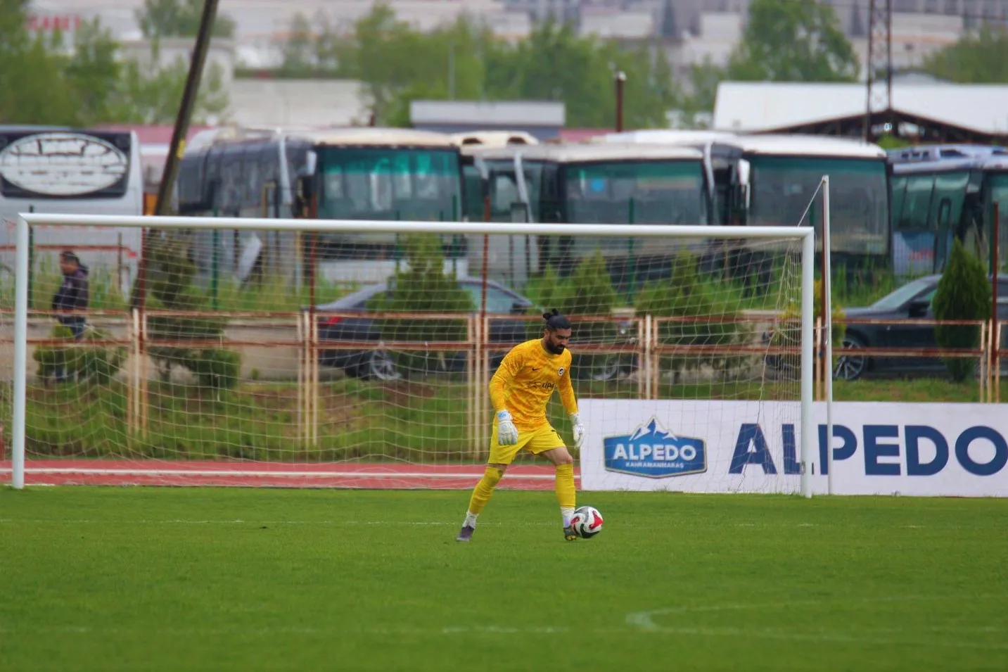 Kahramanmaraş İstiklalspor’da Ankara Demirspor maçında sakatlanarak oyundan çıkan kaleci Metin
