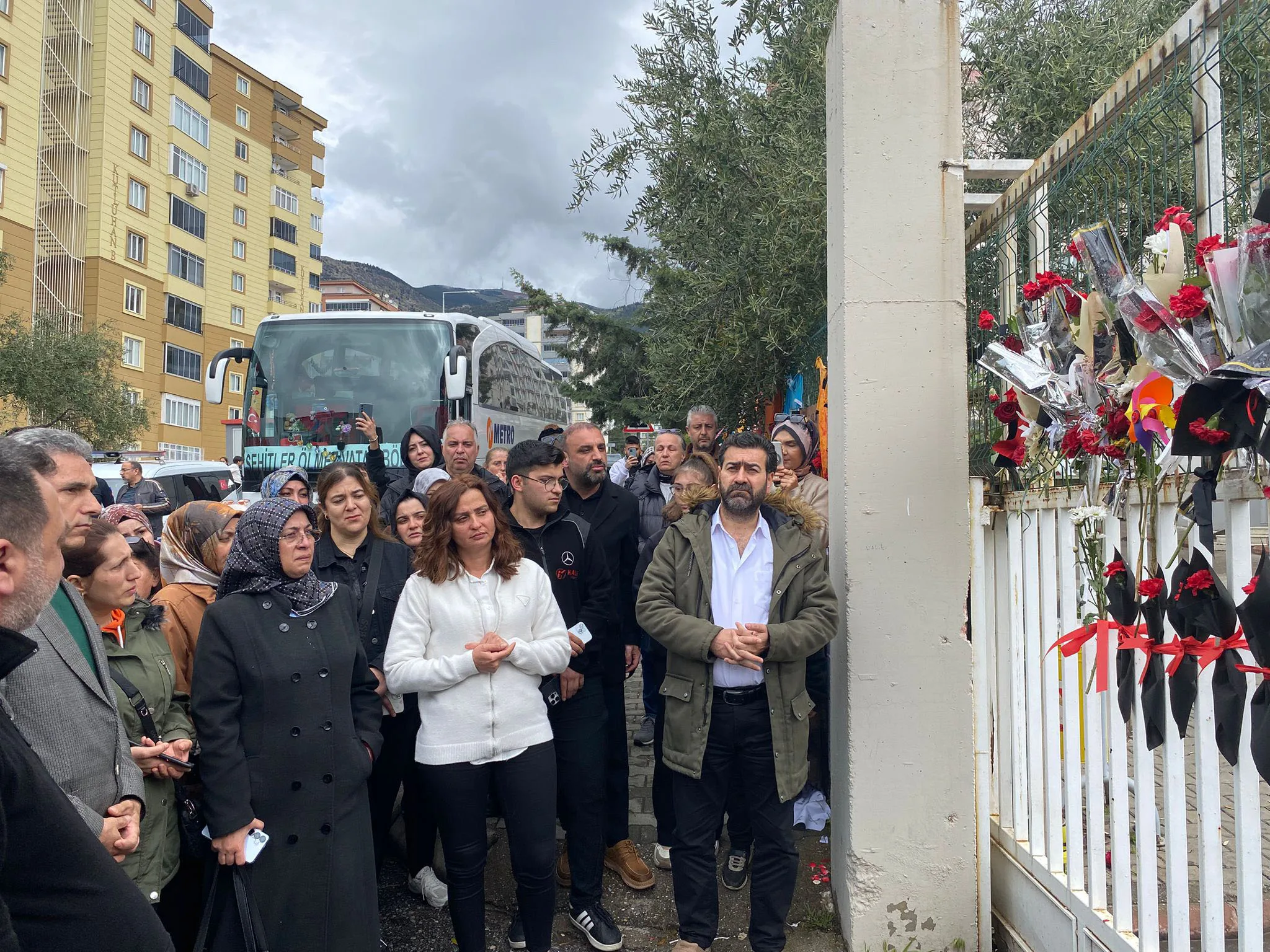 SALDIRIDA OLEN OGRENCILERIN AILELERINE D 1269832 377898