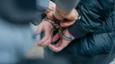 Gaziantep’te kendini gazeteci olarak tanıtan Y.B., Kahramanmaraş’ta yaşanan dehşet verici