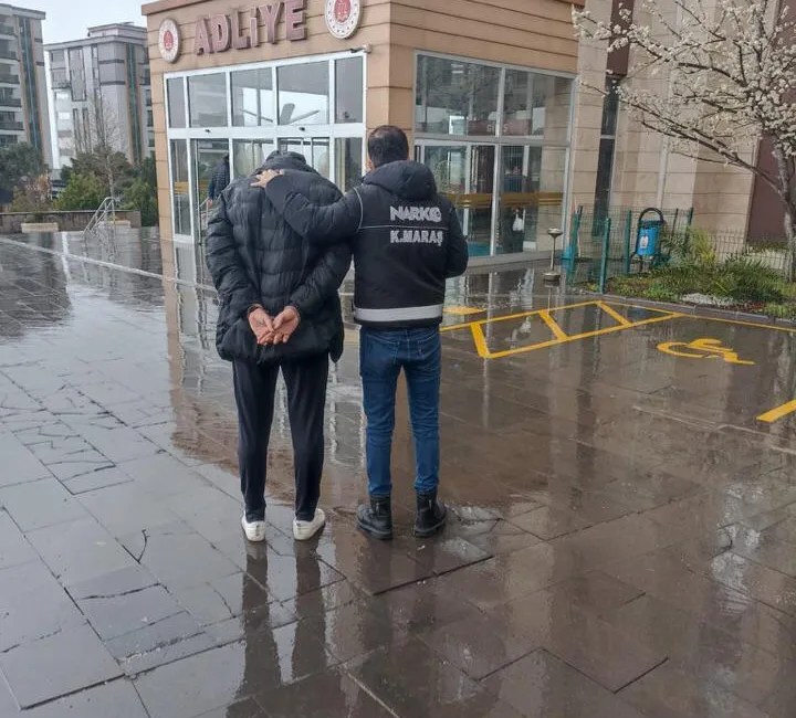 Kahramanmaraş’ta polis ekipleri, şehre uyuşturucu madde girdirmeye çalışan zehir tacirine