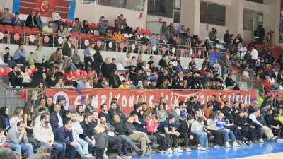 Kahramanmaraş İstiklalspor, konuk ettiği Fenerbahçe Koleji Rams’e son saniye basketiyle