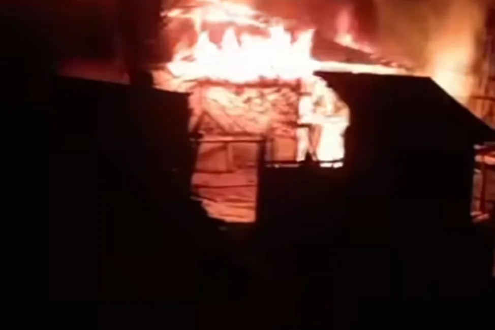 Kahramanmaraş’ın Andırın ilçesinde gece saatlerinde meydana gelen feci ev yangınında