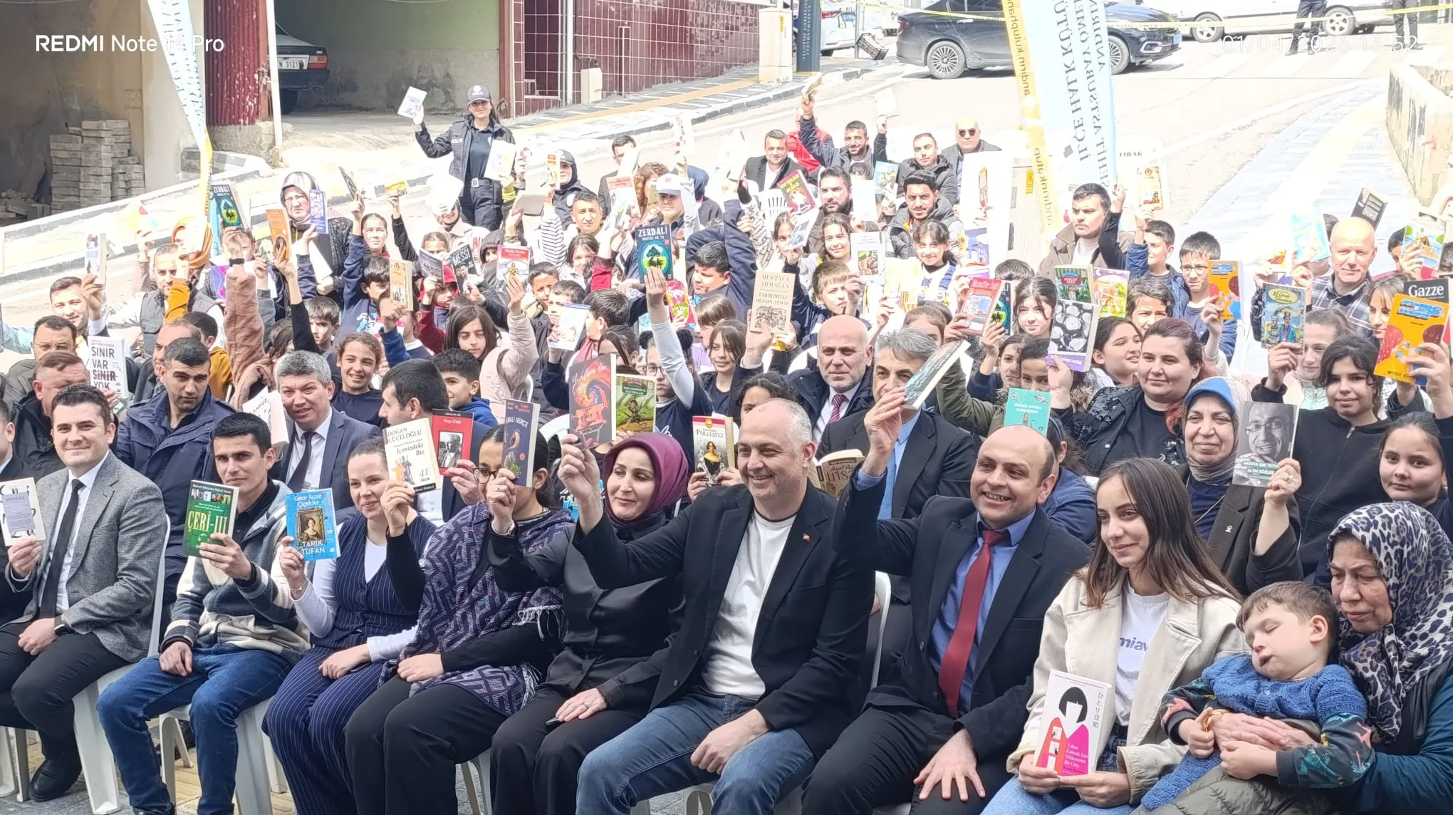 Andırın’da Kitap Tutkusu Meydanlara Taştı: "Hep Birlikte Okuyoruz" Andırın’da Kitap Tutkusu Meydanlara Taştı: "Hep Birlikte Okuyoruz"