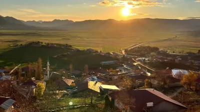 Kahramanmaraş’ın Andırın ilçesine bağlı Akgümüş (Bunduk) ve Altınyayla (Sisne) mahalleleri,