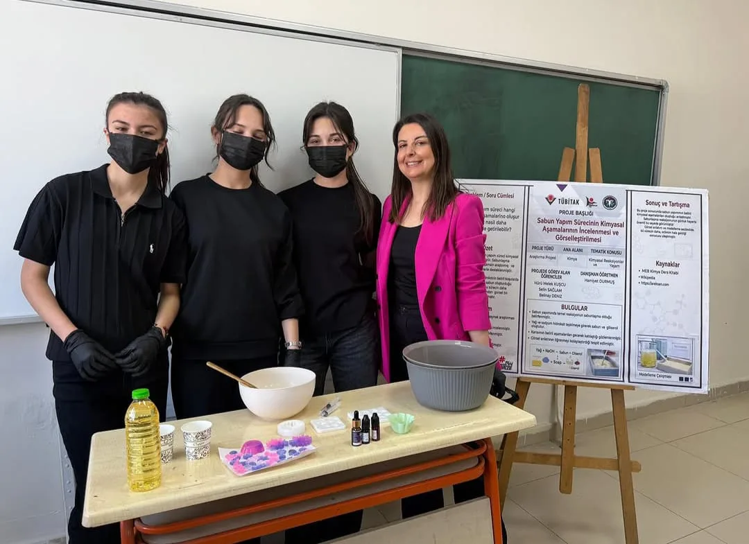 Andırın'da Bilim Şöleni: Şehit Tacettin Çeribaş Anadolu Lisesi'nde TÜBİTAK 4006 Heyecanı