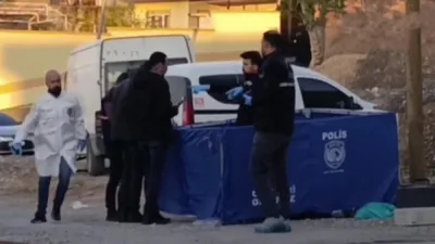 Kahramanmaraş’ın Onikişubat ilçesinde iki kişi arasında çıkan kavgada silah patladı.