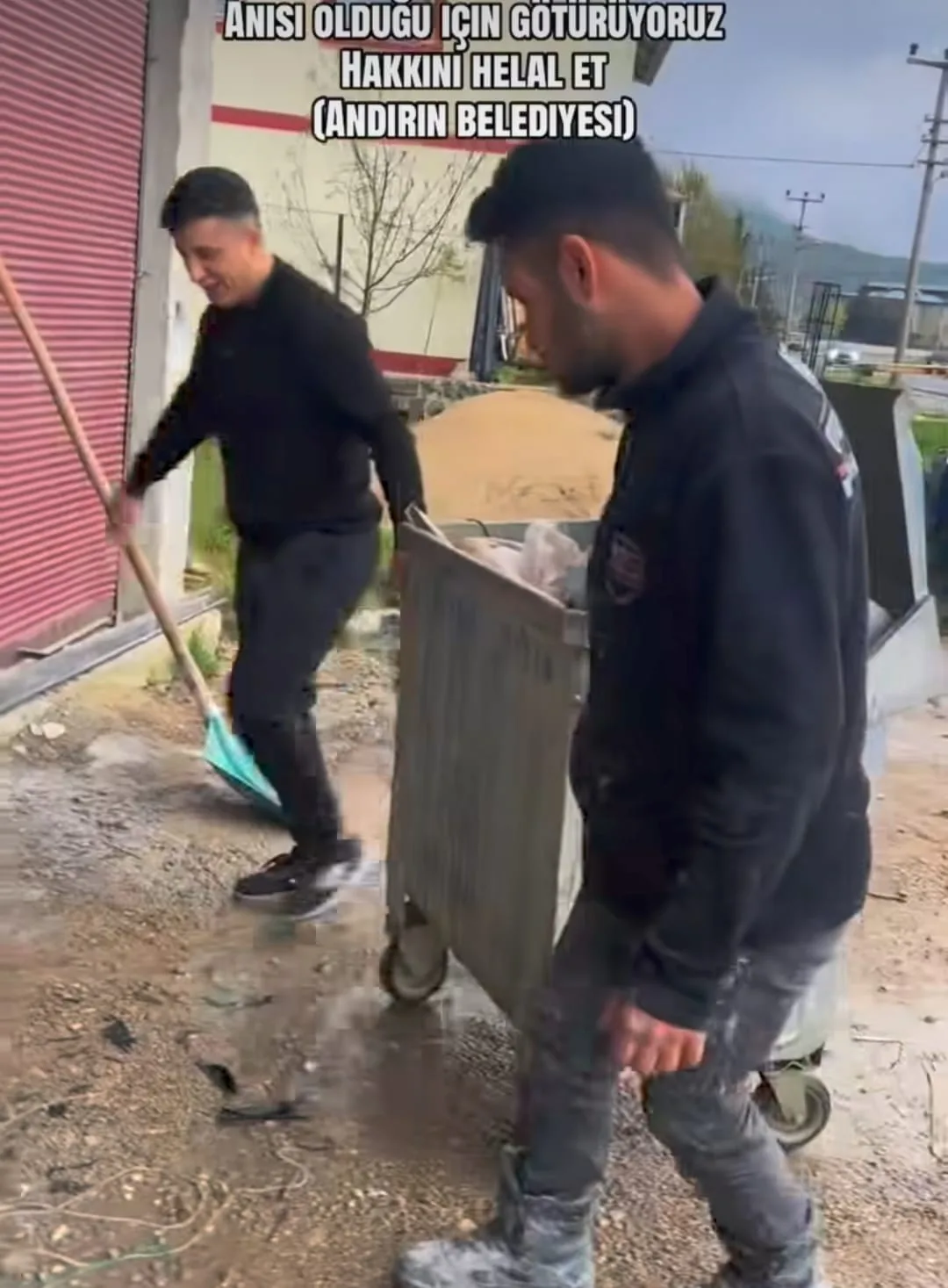 Andırınlı Esnaftan Gülümseten "Hatıra": Eski Konteynırları Unutmadılar