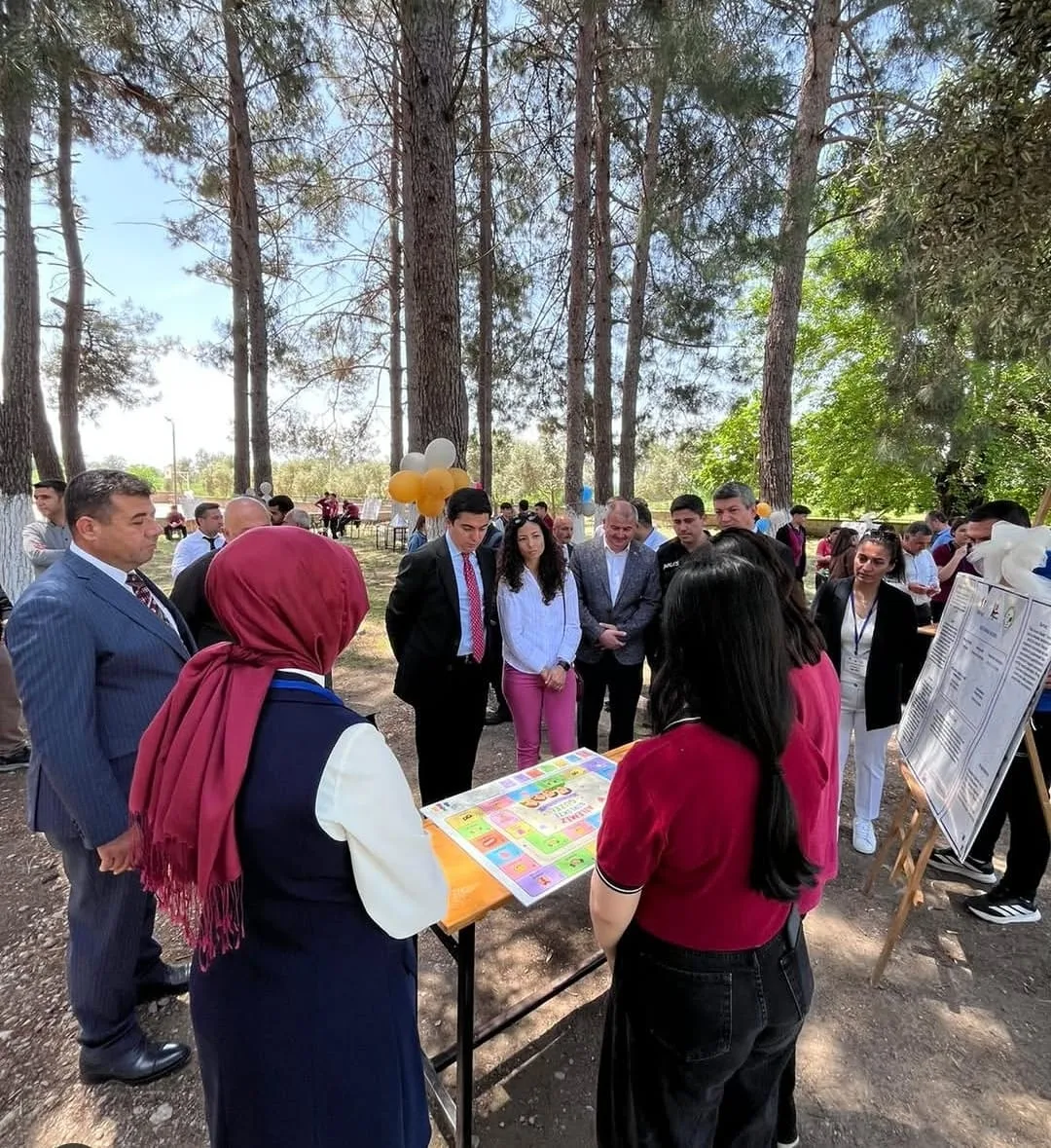 Yeşilova'da TÜBİTAK 4006 Bilim Fuarı Kapılarını Açtı
