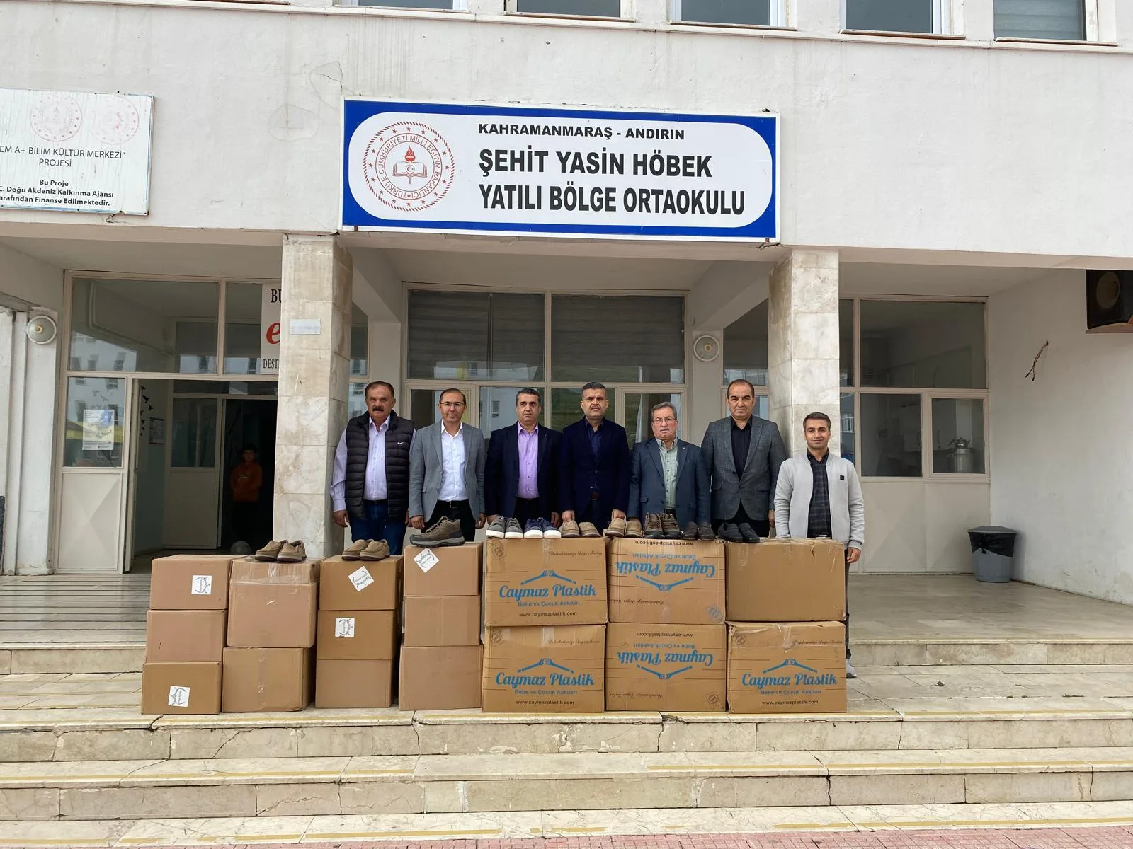 Andırınlı Öğrencilere Gaziantepli İş İnsanından Anlamlı Destek: 205 Çocuğa Ayakkabı Yardımı