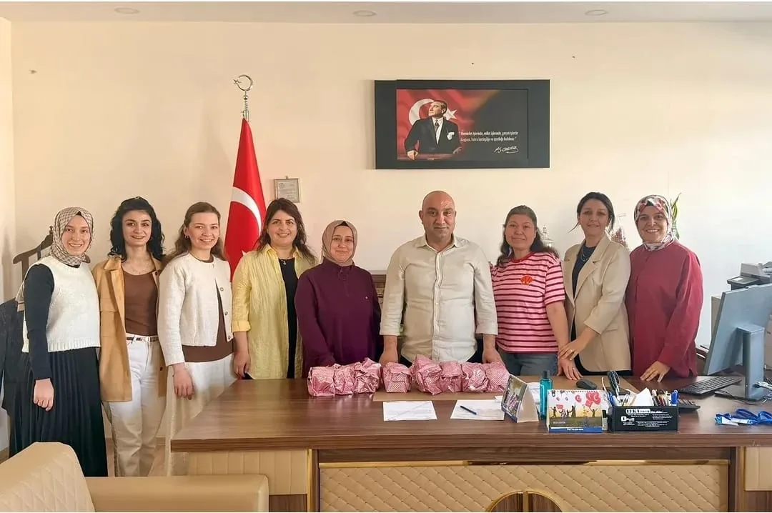 Şehit Tacettin Çeribaş Anadolu Lisesi’nde Anlamlı Anneler Günü Kutlaması
