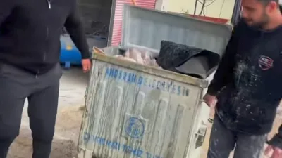 Andırın Belediyesi’nin ilçe genelinde başlattığı çöp konteynırı yenileme çalışmaları, ilçede