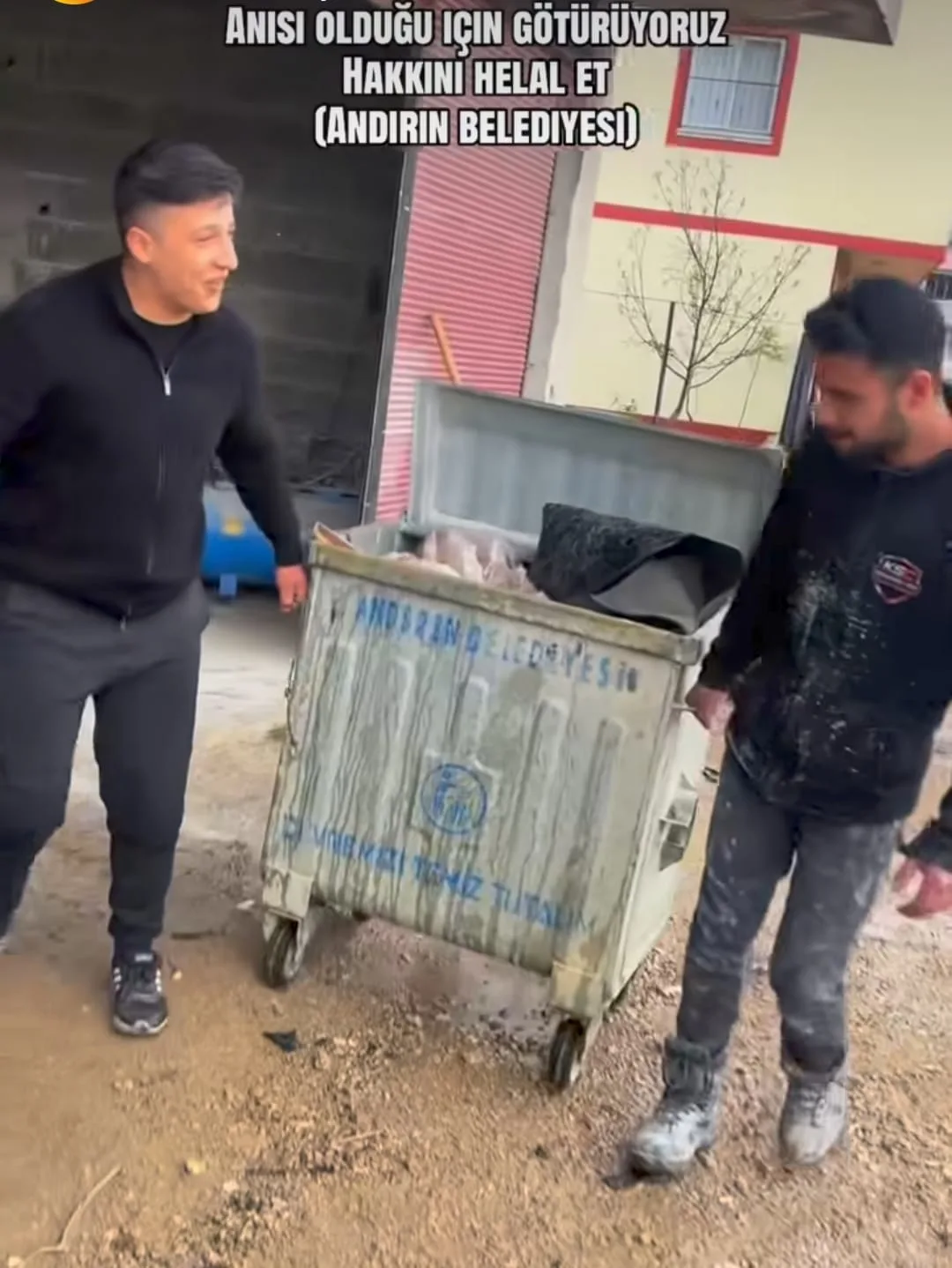 Andırınlı Esnaftan Gülümseten "Hatıra": Eski Konteynırları Unutmadılar