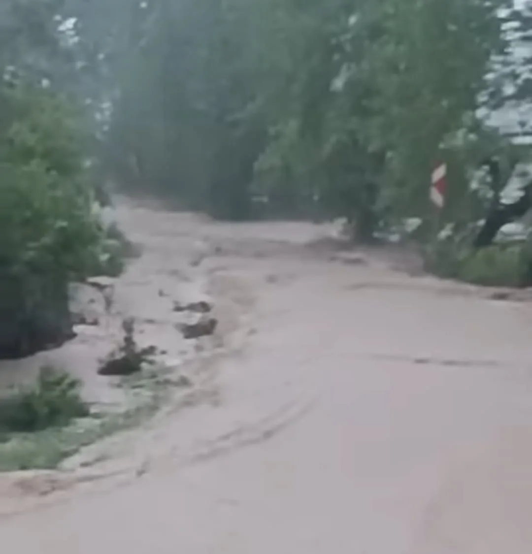 Kahramanmaraş Andırın’da Sel Felaketi: Dereler Taştı, Yollar Çöktü