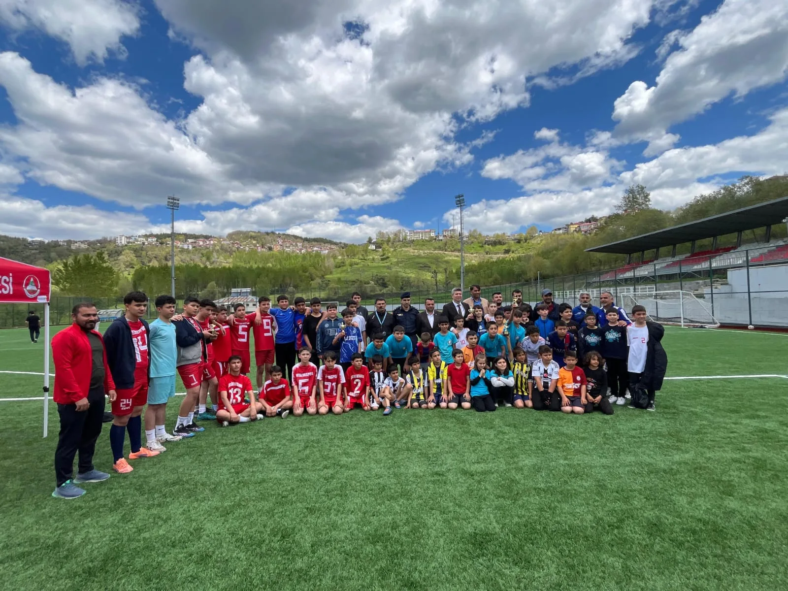 Andırın’da 4. Geleneksel Okullar Arası Futbol Turnuvası Şölen Havasında Tamamlandı