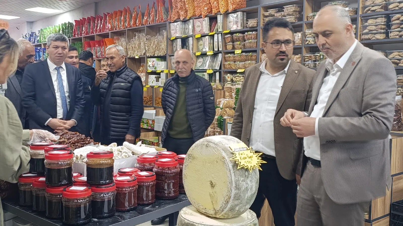 Andırın Pazarı Görkemli bir Törenle Hizmete Açıldı