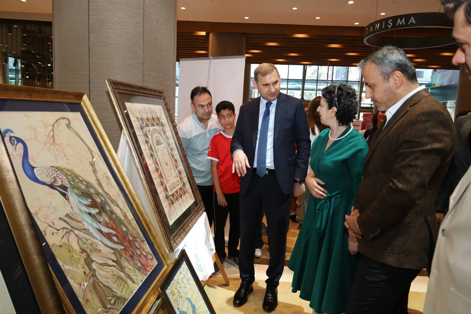 Piazza AVM’de Muhteşem Sergi: Gençlerin Göz Nuruna Yoğun İlgi!