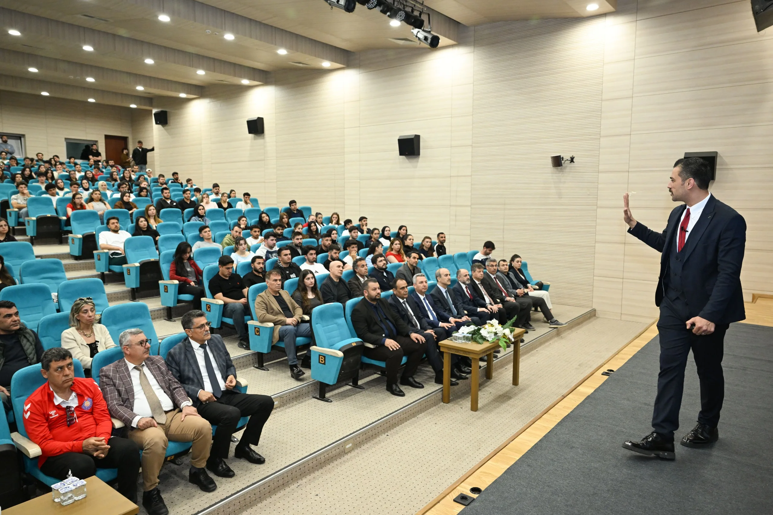KSÜ’de Dev İş Birliği: Gençler "Narko Gençlik" Konferansı ile Bilinçlendi